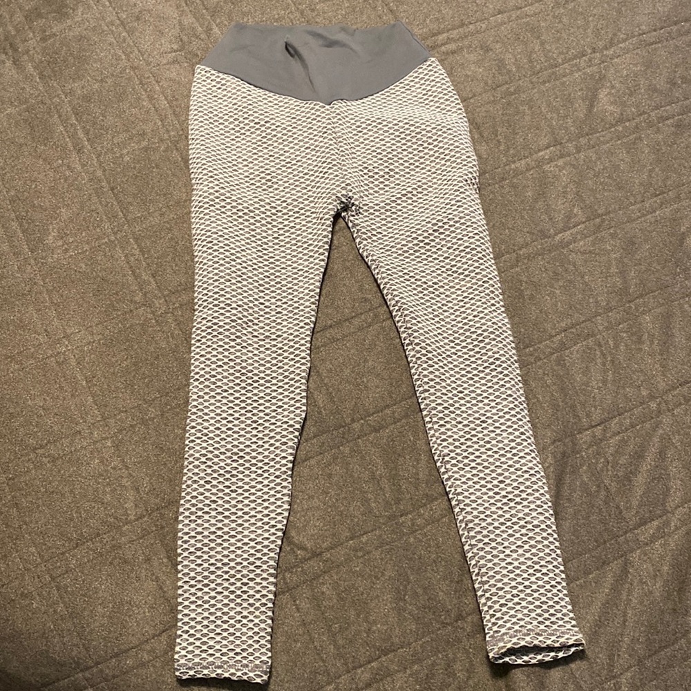 Small butt buster leggings